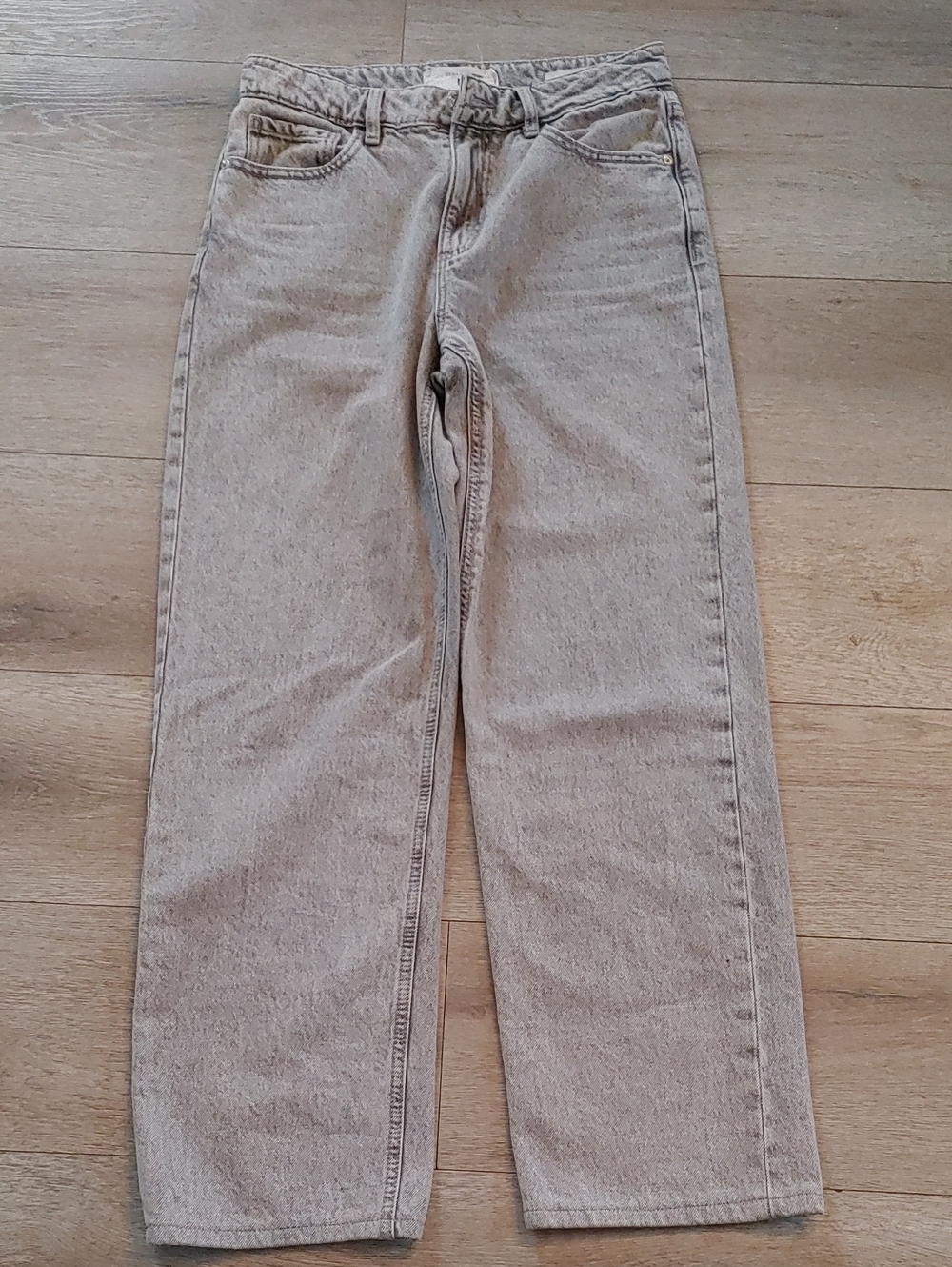Dymamite l Mika l Size 2/26 Classic High-Rise Straight Leg Jeans - Light Gray